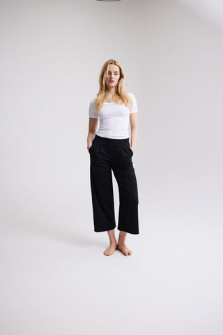 Kate Signature Wide Crop Pant (Black)