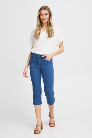 Elli Stretch Denim Capri (Blue)