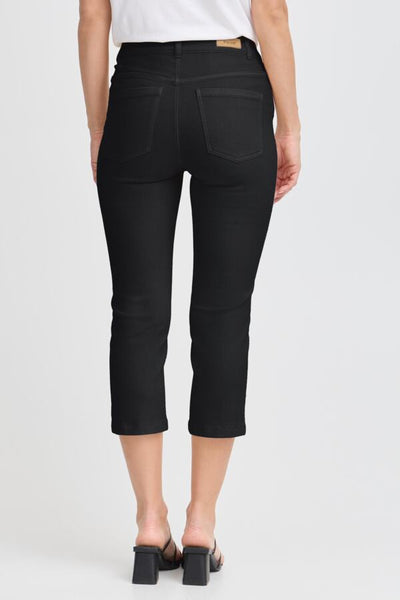 Elli Stretch Denim Capri (Black)
