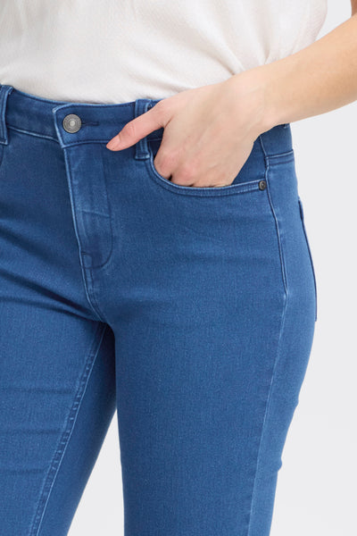 Elli Stretch Denim Capri (Blue)