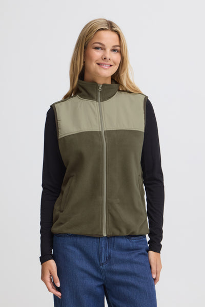 Fria Vest (Grape Leaf)