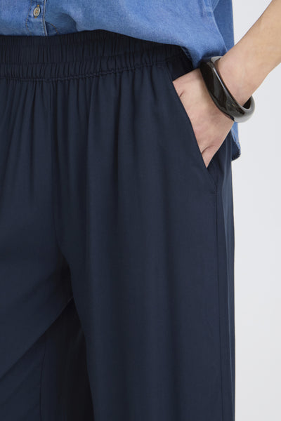 Joella Black Crop Pant (Navy)