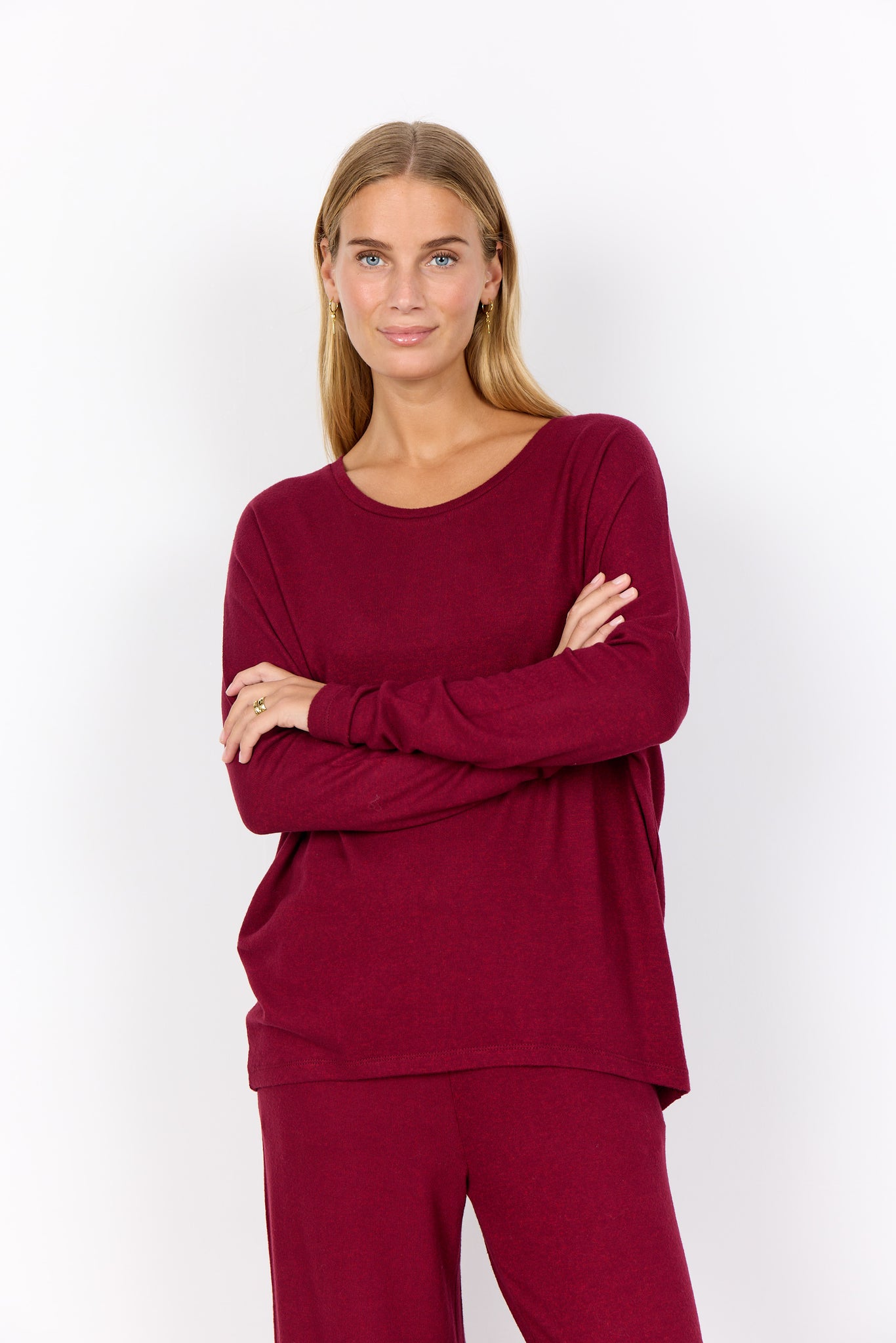 Biara Classic Pullover (Dark Red Melange)