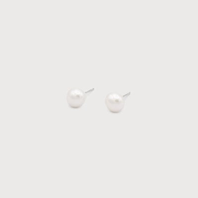 Lori Pearl Stud Earrings