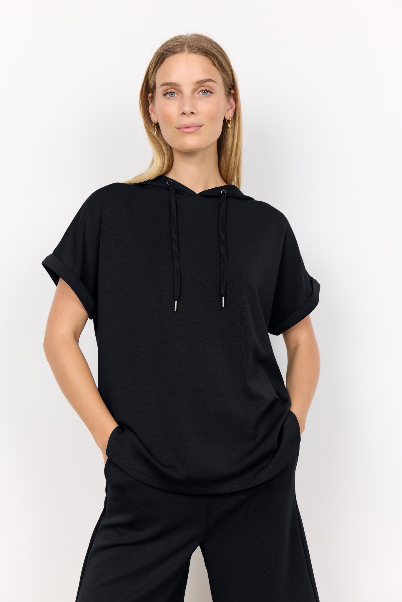 Banu Short Sleeve Hoodie (Black)