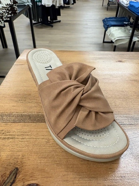 Janice Wedge Sandal (Tan)