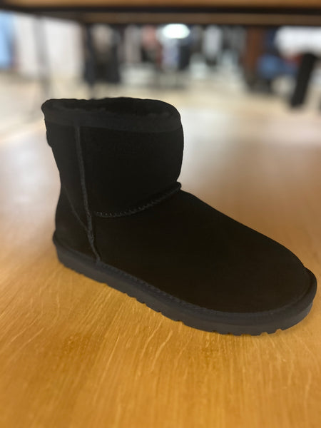 Whistler Suede Boot (Black)