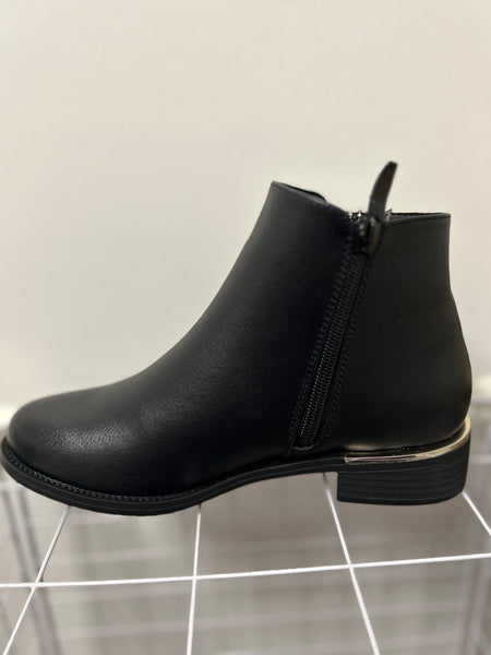 Gwen-01 Waterproof Boot (Black)