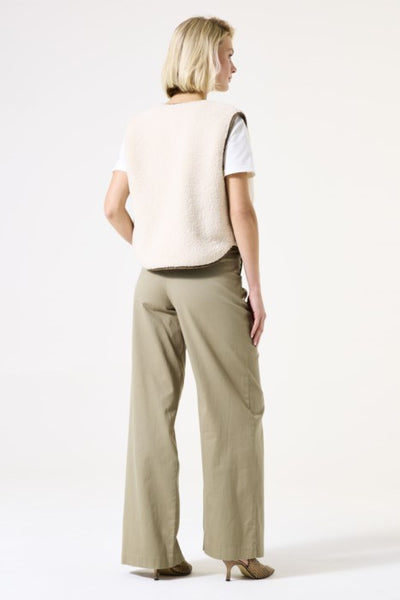 Bavi Reversible Vest
