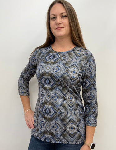 PLUS Gloria Patterned 3/4 Sleeve Top (Lines)