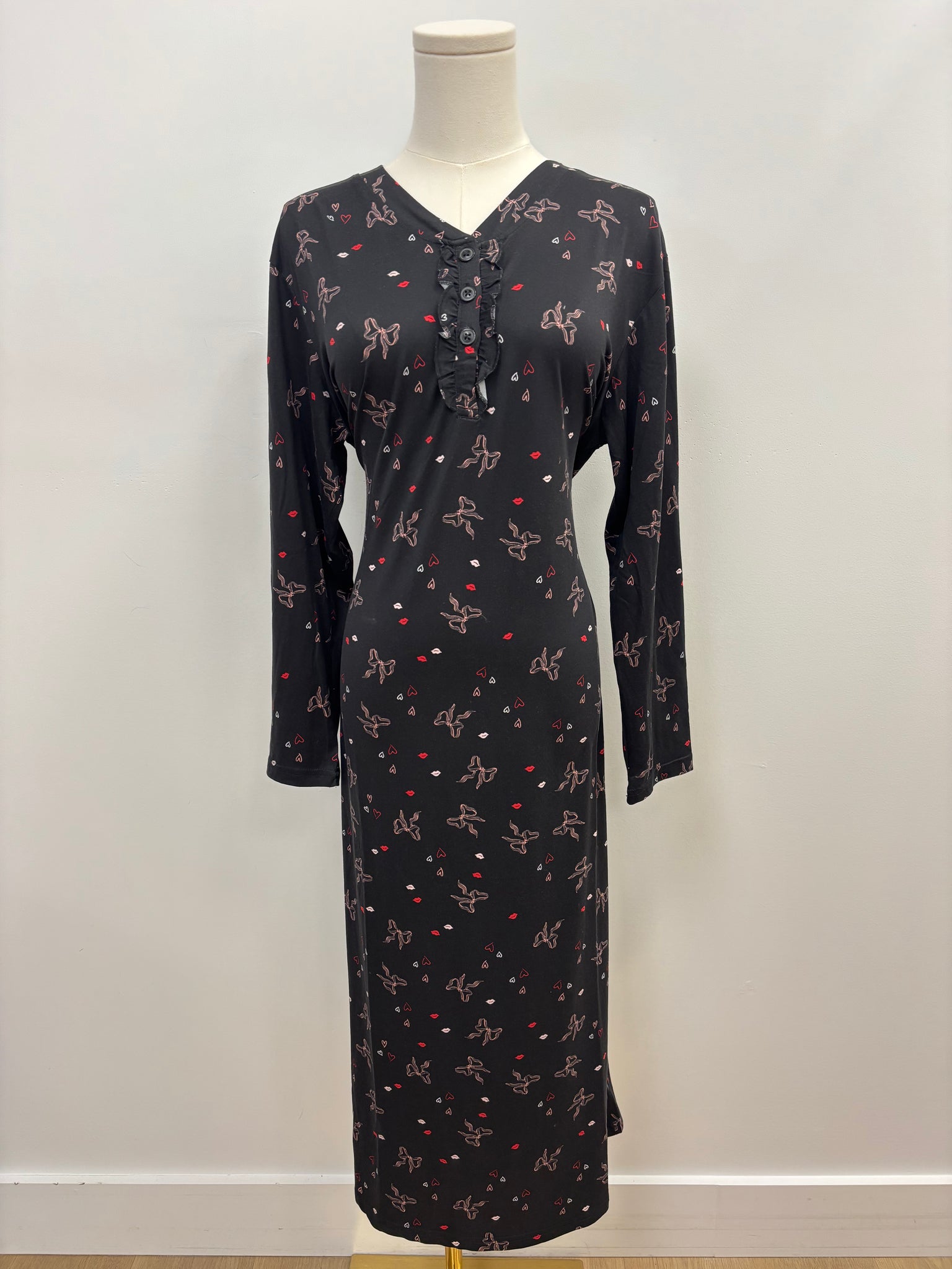 Marlie Soft Sleepshirt (Black Bows)