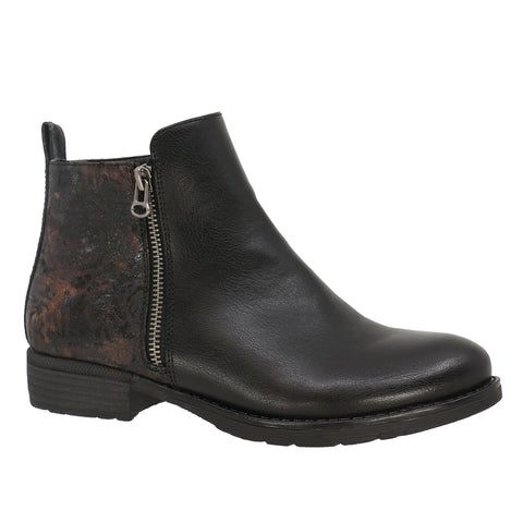 Kinsley Print Waterproof Boot (Black)