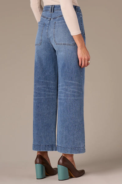 Wyatt Skyrise Wide Leg Jeans with V Pockets