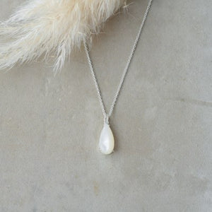 Marmee Mother of Pearl Necklace (Silver)
