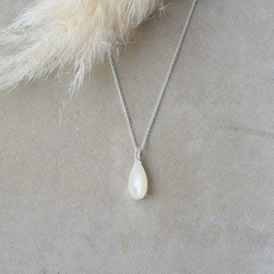 Marmee Mother of Pearl Necklace (Silver)