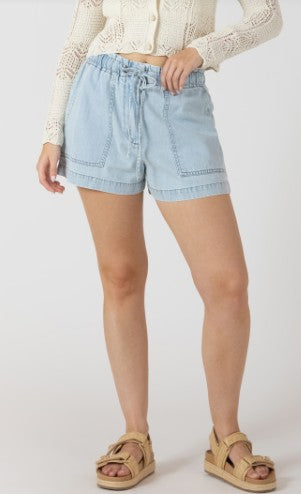 Naomi Denim Shorts (Light Blue)
