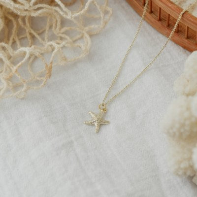Starry Starfish Necklace - 2 Colour Options
