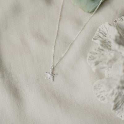 Starry Starfish Necklace - 2 Colour Options