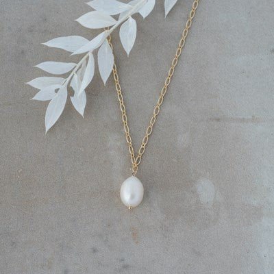 Veja Fresh Water Pearl Necklace - 2 Colour Options