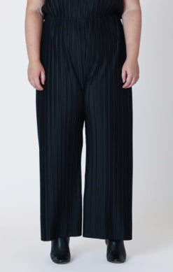 PLUS Marilyn Pleated Pant (Black)