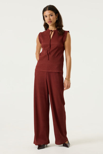 Maureen Textured Pant (Red)