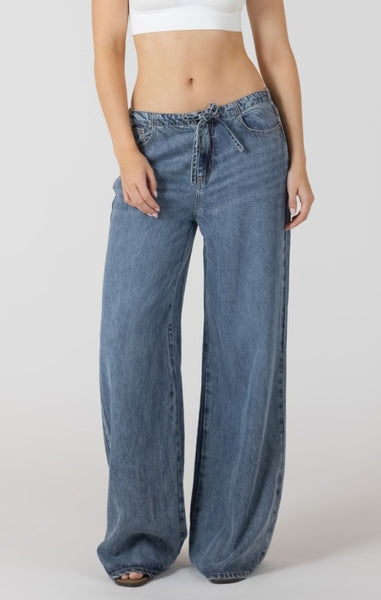 Becki Wide Leg Jeans (Medium Wash)