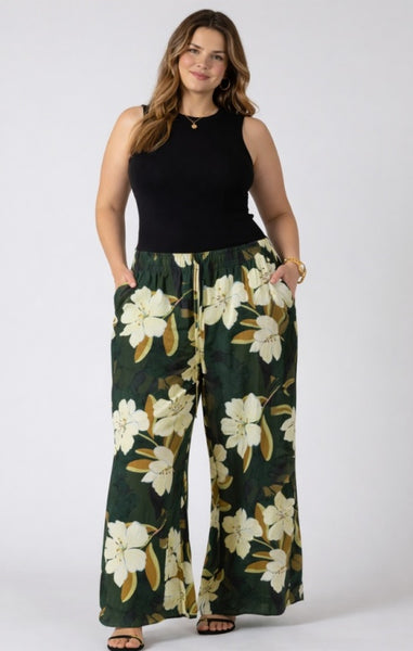 PLUS Jela Palm Blossom Flowy Pant