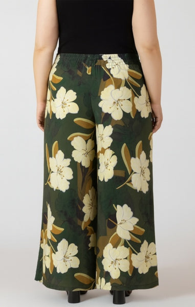 PLUS Jela Palm Blossom Flowy Pant