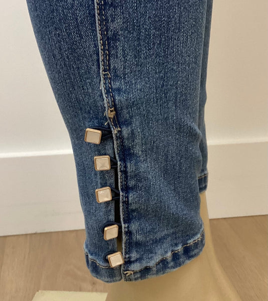 Mandy Ankle Pull on Jean